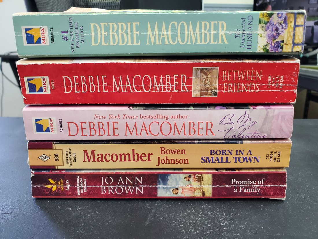 Debbie Macomber Classics Bundle + 1 (5 Books) - spines